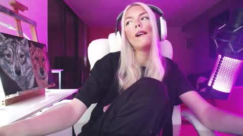 stage Kylie Sinner  brand CLITBAIT online show from October 23, 10:43 pm