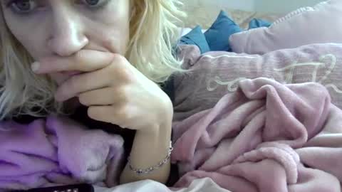 tinylilgemini online show from July 19, 2:58 am