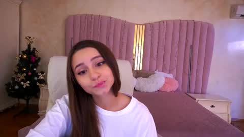 tinynataliee online show from December 16, 8:20 am