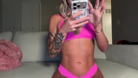tinytayy online show from May 6, 2:39 am