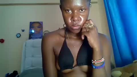 tinyvee250433 online show from April 17, 7:44 am