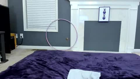 V - Read the bio please thanks. online show from March 1, 12:15 am