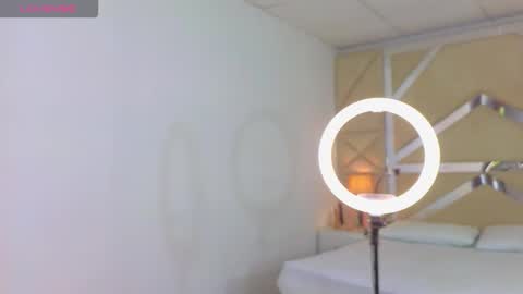 Tiphani Walker online show from November 13, 5:26 pm