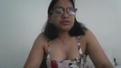 Ester online show from December 5, 5:11 pm