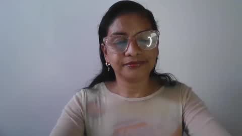 Snapshot of titssmall123 chatting on December 8, 9:30 pm Ester online show from December 8, 9:30 pm