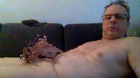 Snapshot of tmichael66 chatting on February 18, 7:10 am Tmichael online show from February 18, 7:10 am