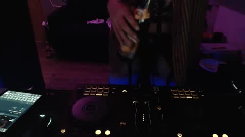 tobi676 online show from April 23, 9:49 pm