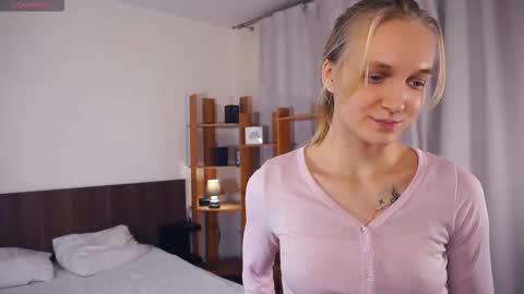 Mary online show from December 18, 7:03 am