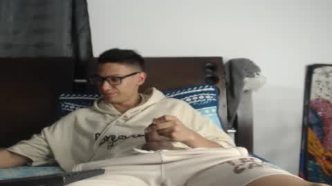 Andres Independent Model online show from March 7, 3:17 am