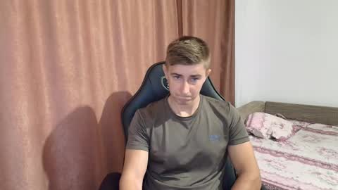 todhorny987 online show from February 19, 6:33 am