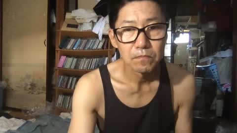 small man online show from August 9, 9:30 pm