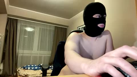 tom3663 online show from December 11, 8:18 pm