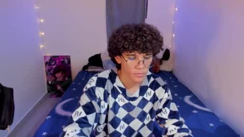 Tom Blue online show from March 4, 1:35 am