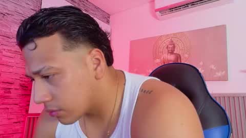 Tom muscle1 online show from February 10, 11:57 am