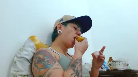 Blue online show from February 25, 8:34 pm