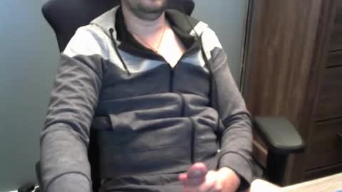 tomin3m online show from November 7, 5:04 pm