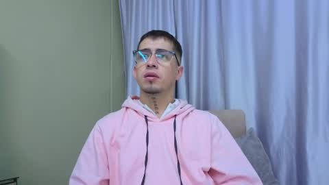 tommas_johnson online show from May 3, 12:22 pm
