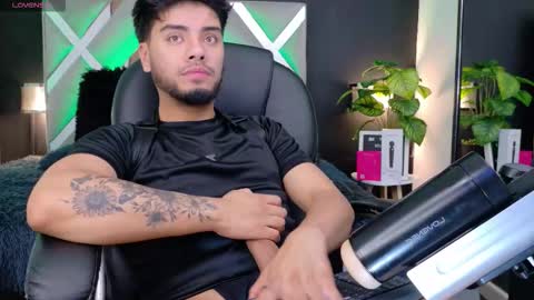 Tommy Dubois online show from November 27, 4:42 am