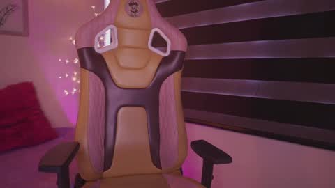 Blue  online show from March 1, 7:48 pm