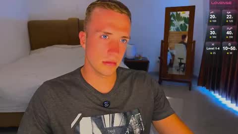 Snapshot of tommy_cumfinger chatting on September 26, 3:47 am Tommy online show from September 26, 3:47 am