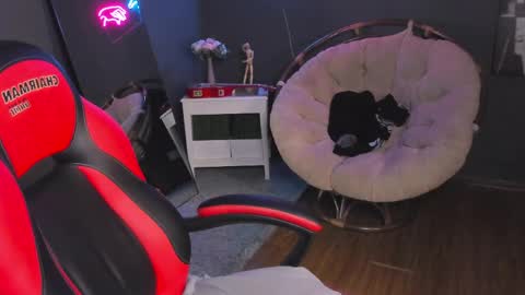 tommy_stars online show from April 10, 11:04 am