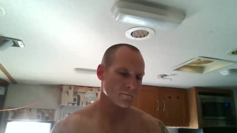 tommygunsfit online show from November 19, 9:57 pm