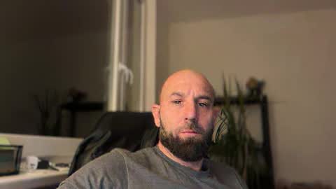 Thomas Fit online show from May 16, 9:02 pm