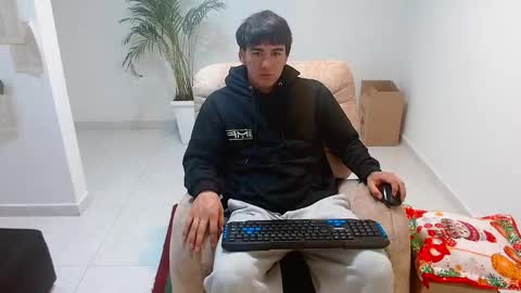 tomy337271 online show from December 17, 12:56 pm