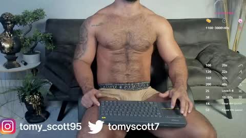 tomy_scott6 online show from April 15, 9:59 pm