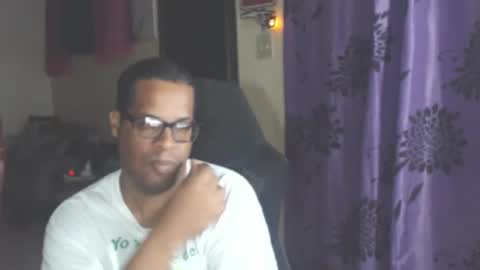 Snapshot of toni2814 chatting on October 16, 2:44 am Antonio online show from October 16, 2:44 am