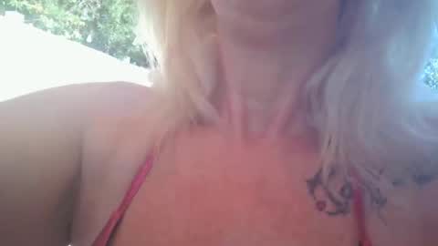 Honeys Snow Bunny online show from April 11, 2:54 pm