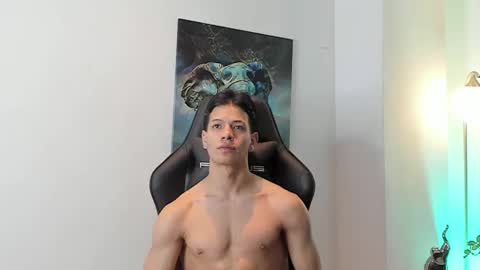 tony_petrov online show from November 23, 4:43 am