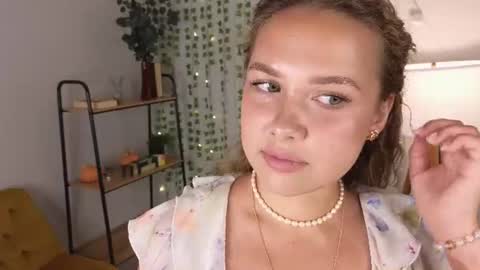 Emily online show from August 6, 11:08 am