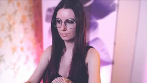 Elizabeth online show from February 25, 4:57 pm