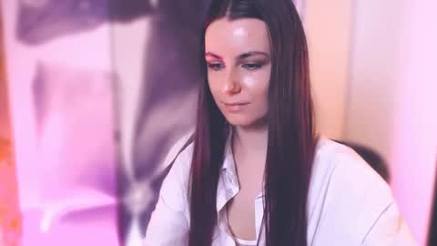 Elizabeth online show from February 16, 10:10 am