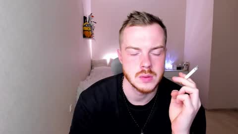 Snapshot of toohornyserj chatting on September 21, 10:25 pm toohornyserj online show from September 21, 10:25 pm