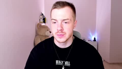 Snapshot of toohornyserj chatting on February 12, 9:43 pm toohornyserj online show from February 12, 9:43 pm