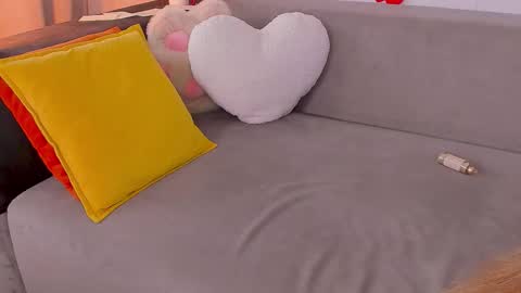 Tori online show from February 27, 8:40 am