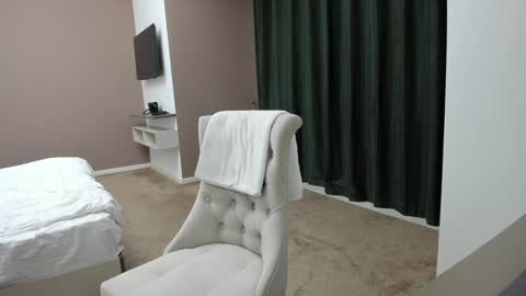 Snapshot of torinova chatting on December 6, 6:44 pm online show from December 6, 6:44 pm