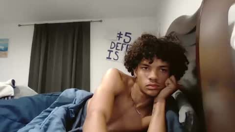 Snapshot of totxxx335 chatting on October 25, 2:12 am totxxx335 online show from October 25, 2:12 am