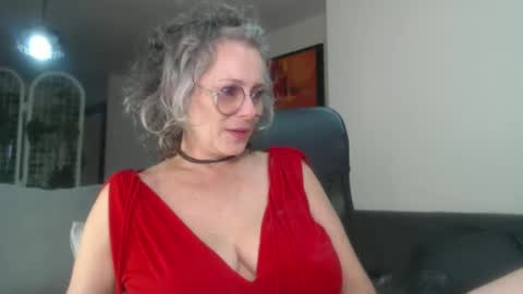 TotyPink online show from February 8, 4:25 pm