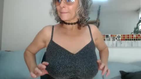 TotyPink online show from April 29, 4:34 pm