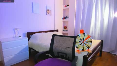 Ellina online show from November 22, 3:43 pm