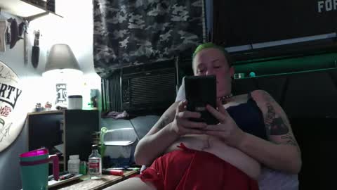 ToxicTemptress420 online show from March 5, 5:05 am