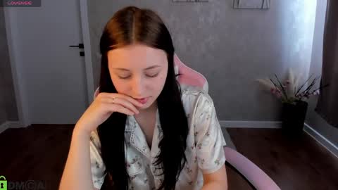 tracey_gill online show from June 2, 1:29 am