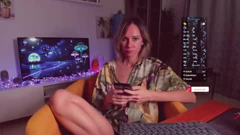 Hey my name is Kiri Kiri online show from October 2, 9:46 pm