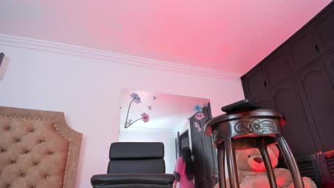 Snapshot of trannypartner chatting on October 19, 8:24 pm Juliana Giiraldo  online show from October 19, 8:24 pm