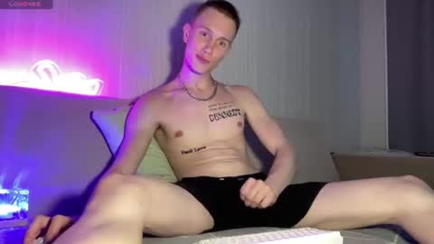 Travis online show from July 7, 2:43 pm