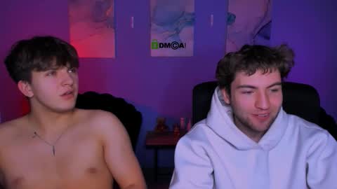 Travis online show from February 8, 10:19 am