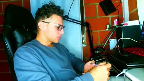 TRAVIS. online show from February 23, 11:34 am